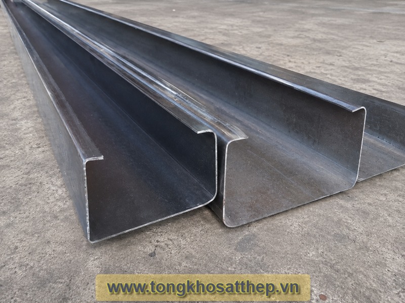 Thép Hình Trong Kết Cấu Nhà Thép Tiền Chế: Những Điều Cần Biết